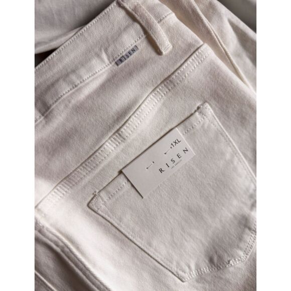 RISEN Designer Jeans - White Flare Jeans - Plus Size Denim - High Rise - 1X - Picture 2 of 3